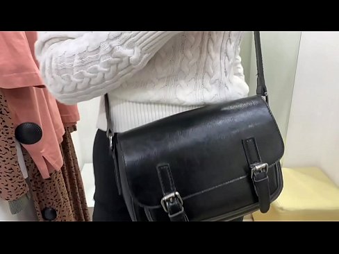 ❤️ Публична мастурбация на младата кучка FeralBerry с вибратор в стаята за обличане ❤️❌ Порно в bg.allo-sex.ru ️